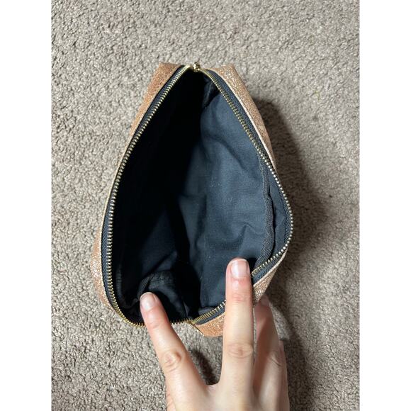 MARC JACOBS DAISY VIP Gift Cosmetic Essentials Pouch CHEETAH print Glitter - Picture 3 of 4